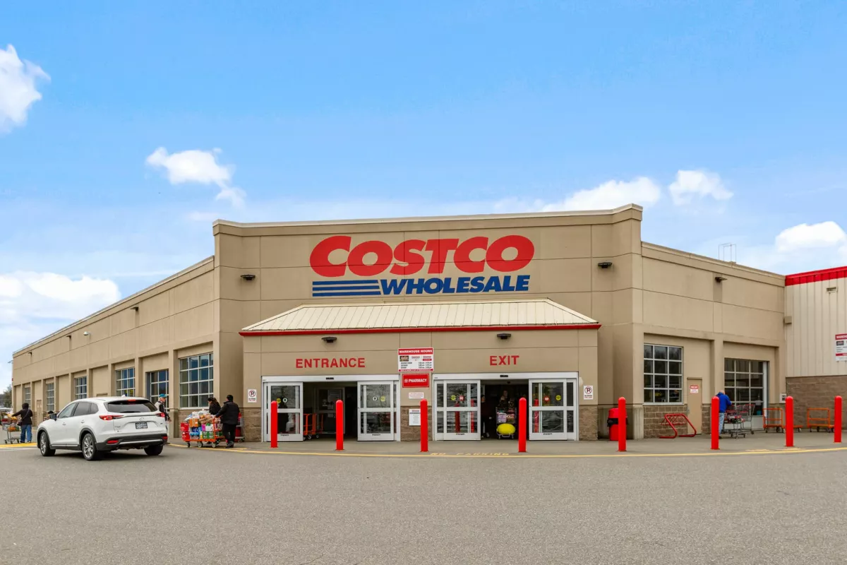 Hot Tub / Spa Photo of 34705 4 Avenue, Abbotsford, BC