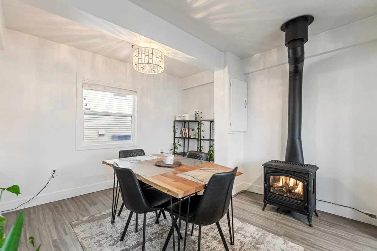 Powder Room Photo of 34705 4 Avenue, Abbotsford, BC