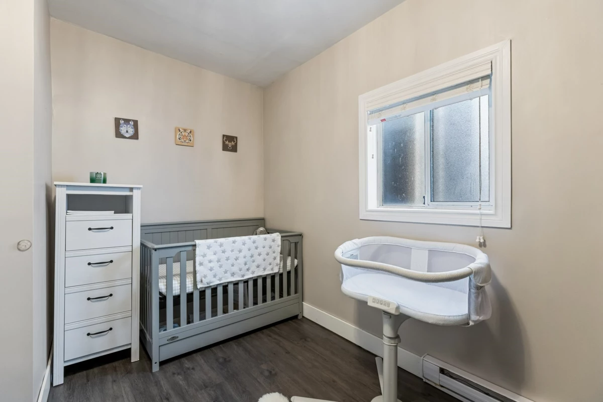 Staircase Photo of 34705 4 Avenue, Abbotsford, BC