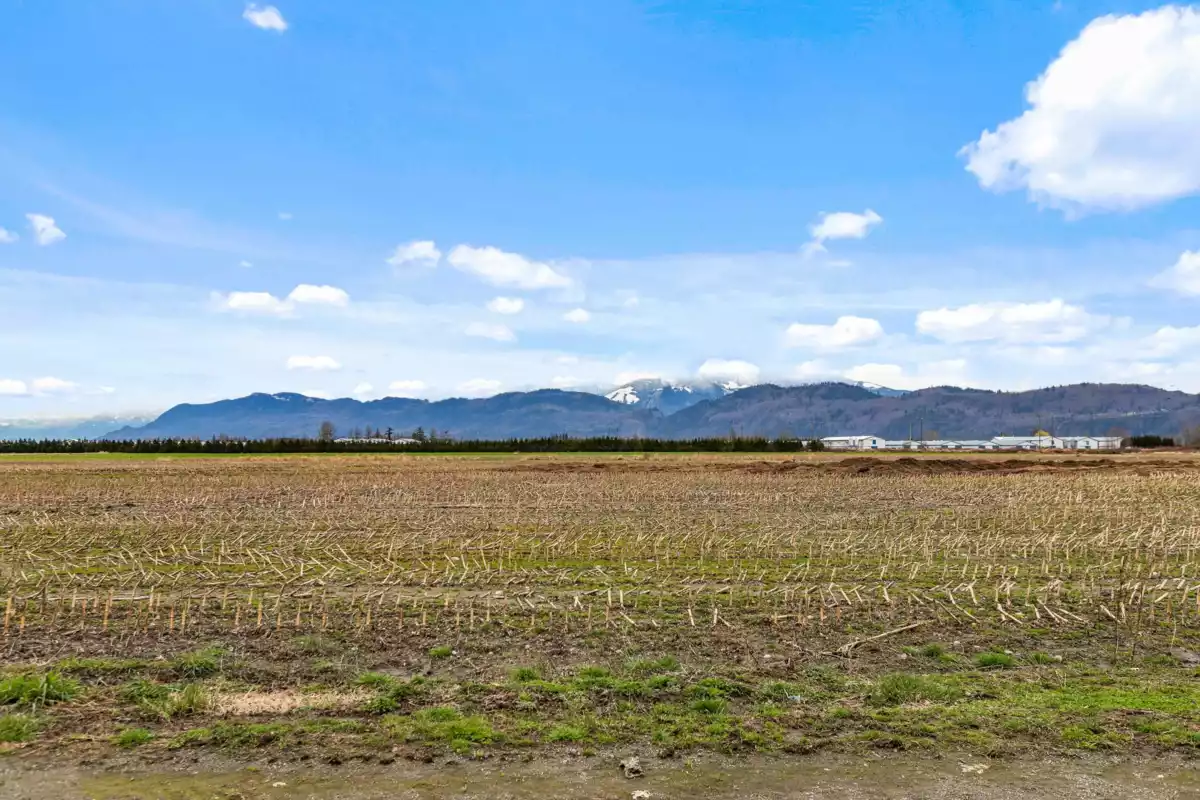 Swimming Pool Photo of 34705 4 Avenue, Abbotsford, BC