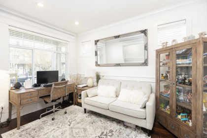 Family Room Photo of 14758 34a Avenue, Surrey, BC