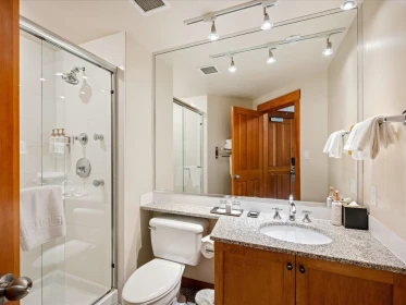 216 4320 Sundial Crescent, Whistler, BC, Whistler — Apartment/Condo for sale