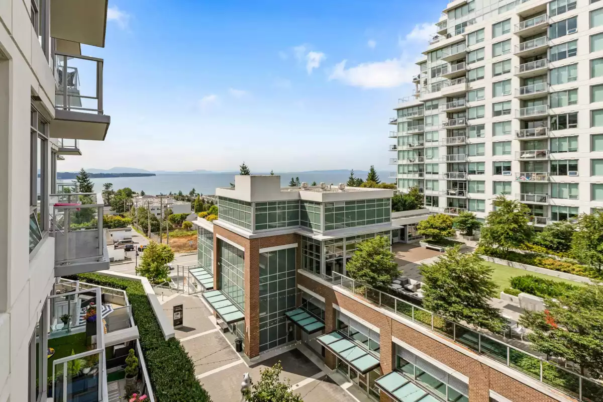 Basement Recreation Room Photo of 601 1441 Johnston Road, White Rock, BC
