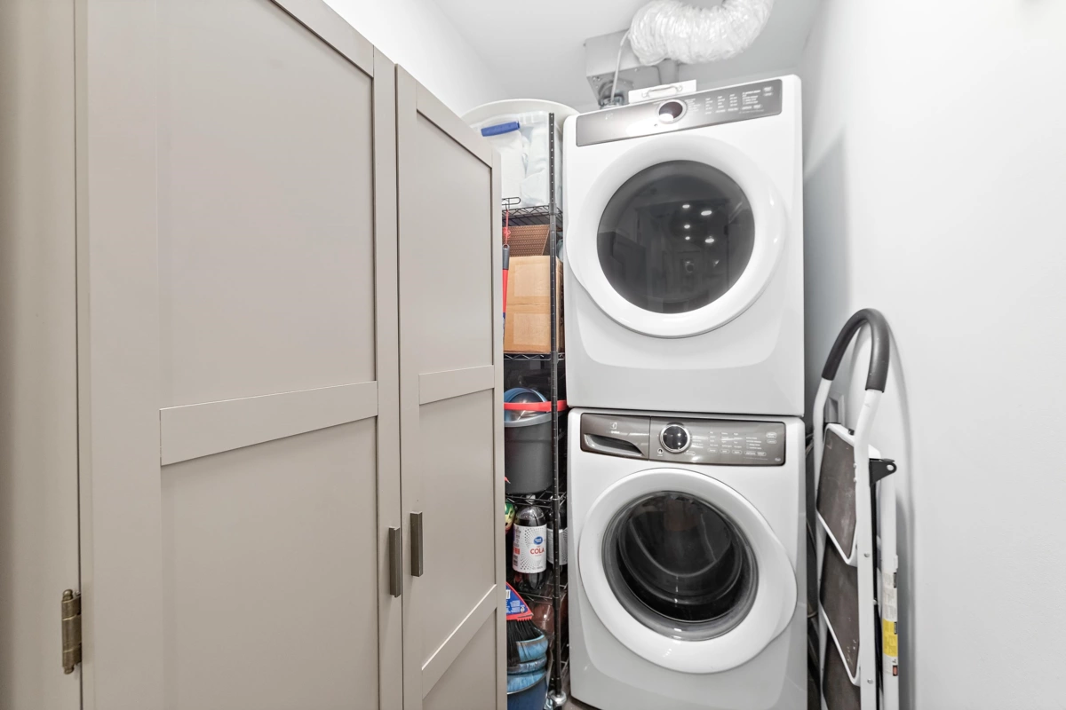 Front Yard Photo of 601 1441 Johnston Road, White Rock, BC