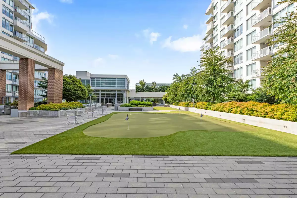 Garden / Landscaping Photo of 601 1441 Johnston Road, White Rock, BC