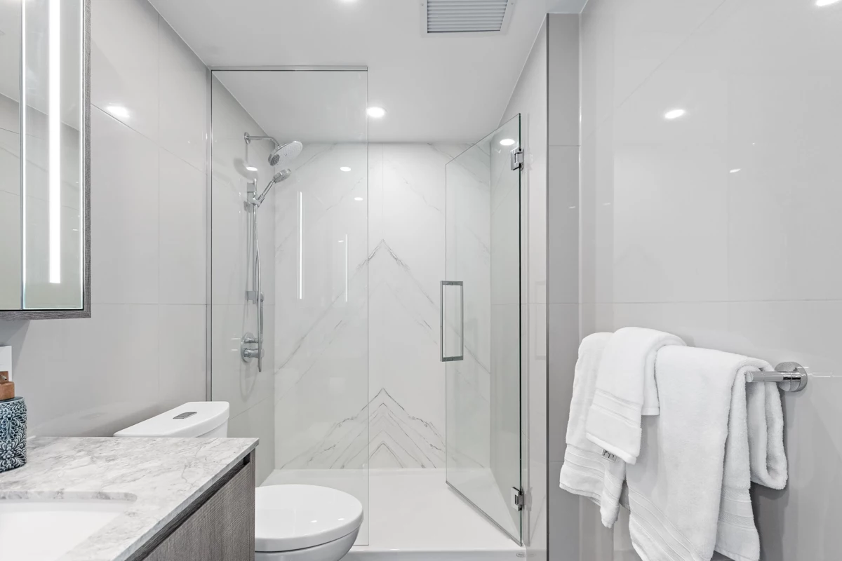 Hallway Photo of 601 1441 Johnston Road, White Rock, BC