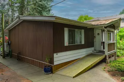 Walk-In Closet Photo of 2161 Martens Street, Abbotsford, BC