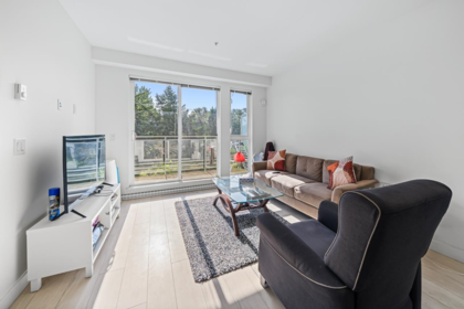 Kitchen Photo of 314 10603 140 Street, Surrey, BC