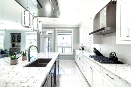 Primary Bathroom Photo of 17012 57 Avenue, Surrey, BC