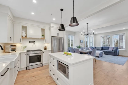 Living Room Photo of 37 20189 84 Avenue, Langley, BC
