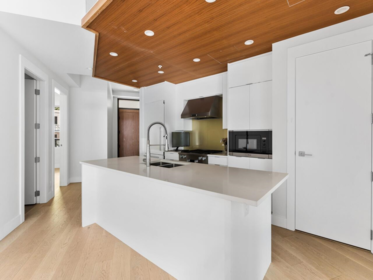 405 6687 Nelson Avenue, West Vancouver, BC