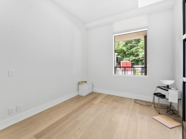 Primary Bedroom Photo of 405 6687 Nelson Avenue, West Vancouver, BC
