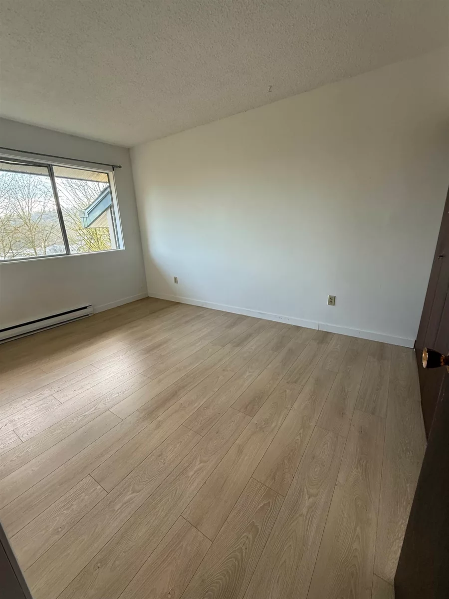 Breakfast Nook Photo of 1924 Highview Place, Port Moody, BC