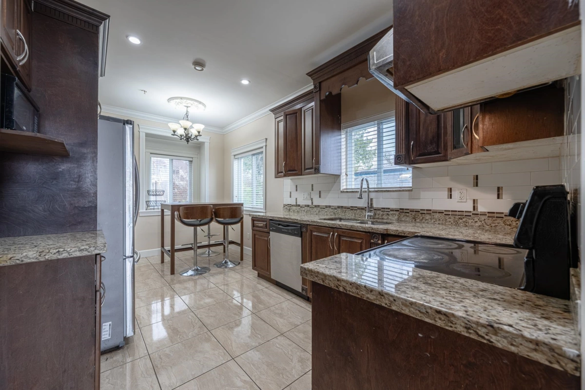 Breakfast Nook Photo of 741 E 61st Avenue, Vancouver, BC