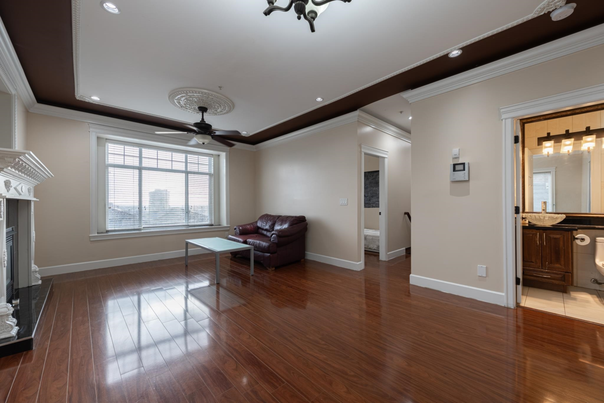 Dining Area Photo of 741 E 61st Avenue, Vancouver, BC