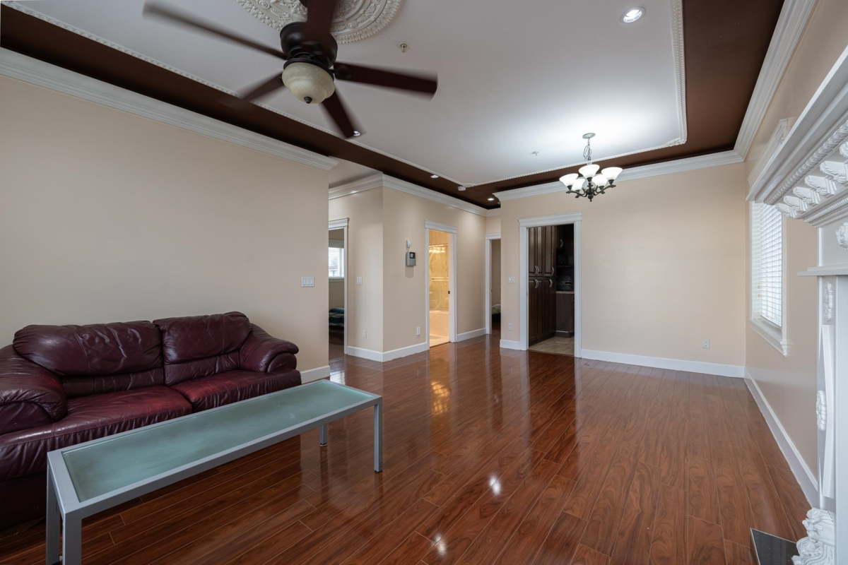 Family Room Photo of 741 E 61st Avenue, Vancouver, BC