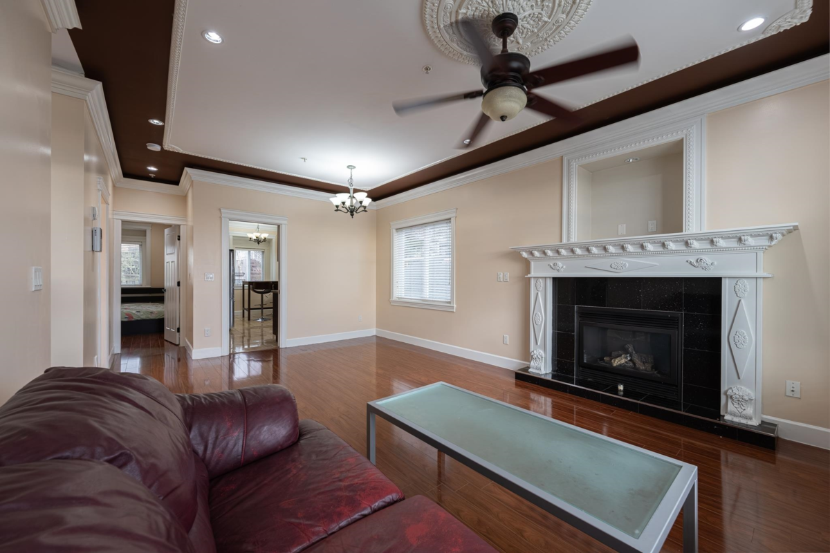 Kitchen Island Photo of 741 E 61st Avenue, Vancouver, BC