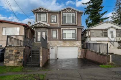 741 E 61st Avenue, Vancouver, BC, South Vancouver — 6 bed single family residence for sale