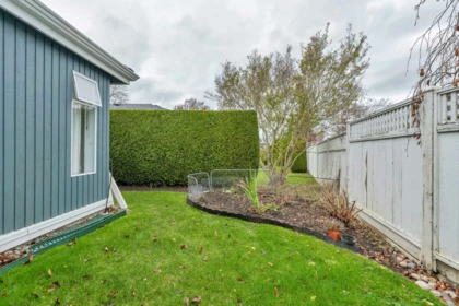Front Yard Photo of 114 14271 18a Avenue, Surrey, BC