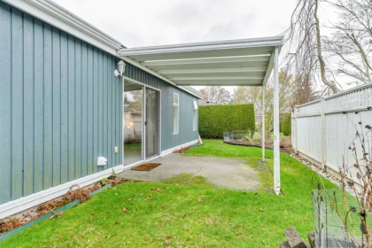 Hot Tub / Spa Photo of 114 14271 18a Avenue, Surrey, BC