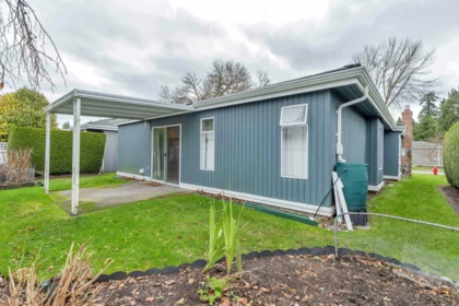 Swimming Pool Photo of 114 14271 18a Avenue, Surrey, BC