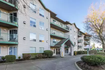 209 2435 Center Avenue, Abbotsford, BC, Abbotsford — Apartment/Condo for sale