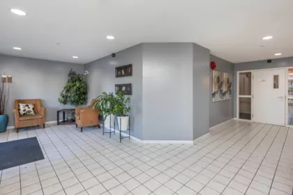 209 2435 Center Avenue, Abbotsford, BC, Abbotsford — Apartment/Condo for sale