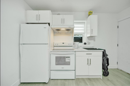 Hot Tub / Spa Photo of 1423 E 62nd Avenue, Vancouver, BC