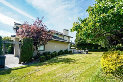 Front Yard Photo of 18467 55 Avenue, Surrey, BC