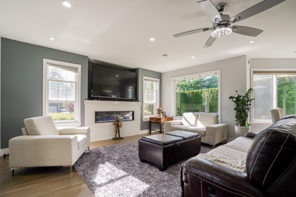 Kitchen Photo of 18467 55 Avenue, Surrey, BC