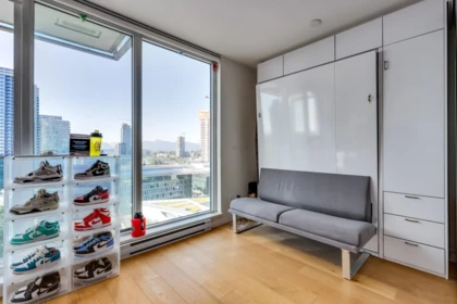 1608 13438 Central Avenue, Surrey, BC