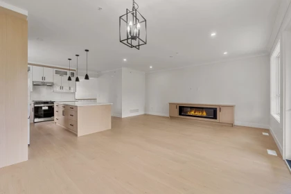Kitchen Photo of 33664 Dewdney Trunk Road, Mission, BC