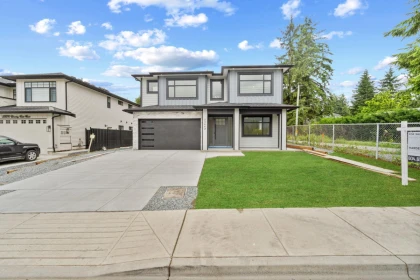 Living Room Photo of 33664 Dewdney Trunk Road, Mission, BC