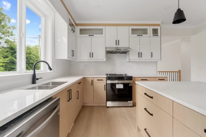 Primary Bedroom Photo of 33664 Dewdney Trunk Road, Mission, BC