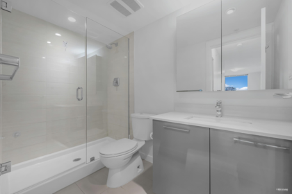Garden / Landscaping Photo of 1109 7708 Alderbridge Way, Richmond, BC