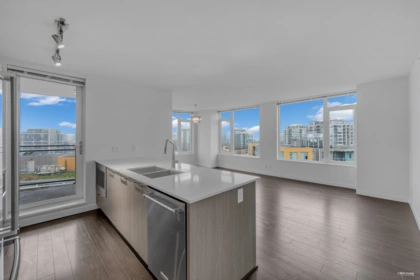 Kitchen Photo of 1109 7708 Alderbridge Way, Richmond, BC