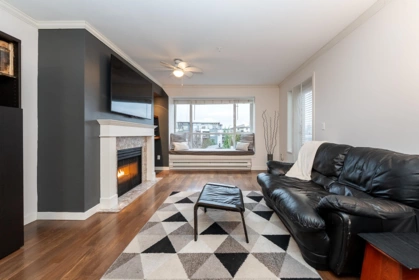 Breakfast Nook Photo of 305 2340 Hawthorne Avenue, Port Coquitlam, BC