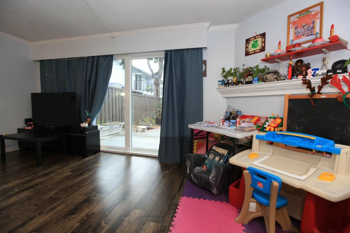 Dining Area Photo of 20 10940 Springmont Drive, Richmond, BC