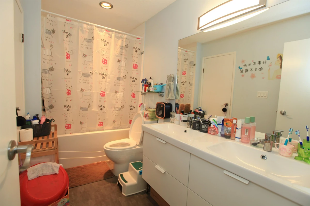 Guest Bathroom Photo of 20 10940 Springmont Drive, Richmond, BC