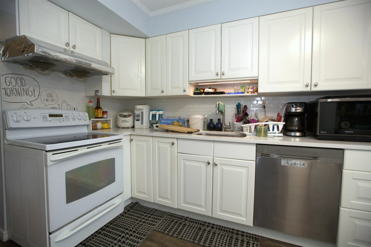 Kitchen Island Photo of 20 10940 Springmont Drive, Richmond, BC