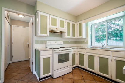 Guest Bathroom Photo of 6520 Bradford Place, Delta, BC