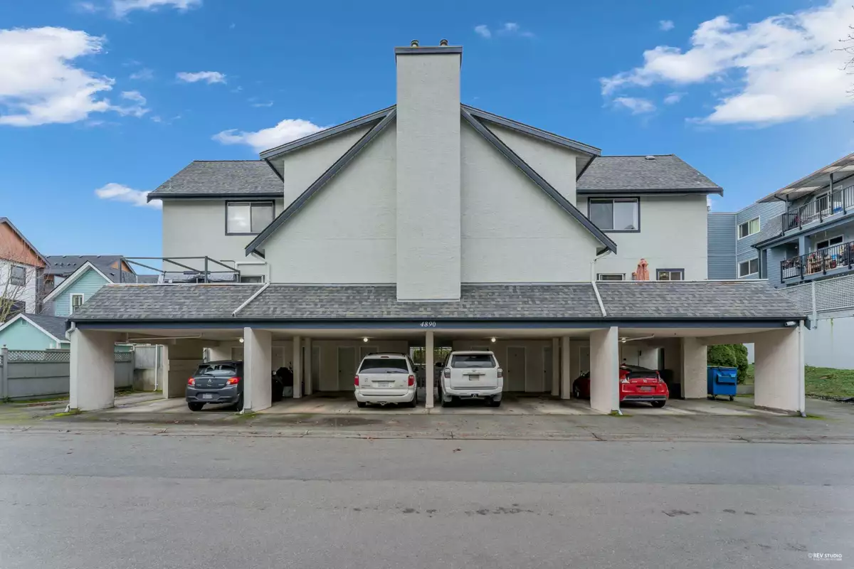 Backyard Photo of 8 4890 48 Avenue, Delta, BC