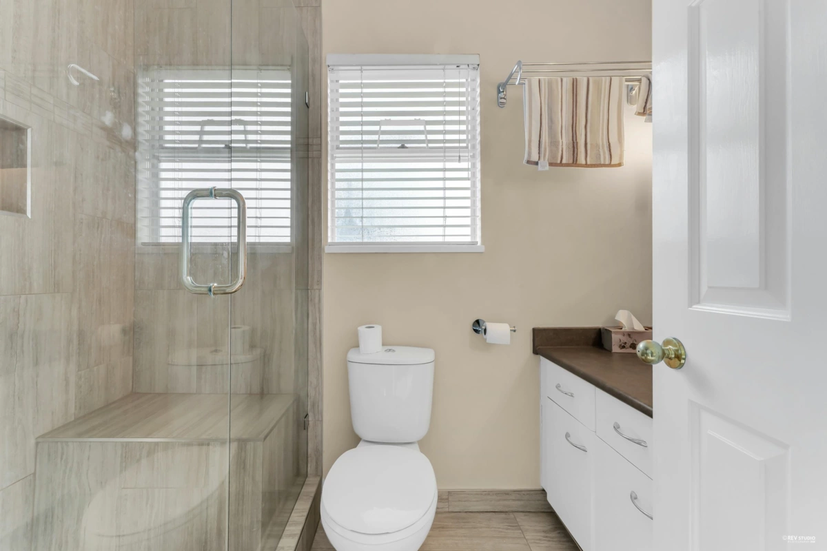 Entry Foyer Photo of 8 4890 48 Avenue, Delta, BC