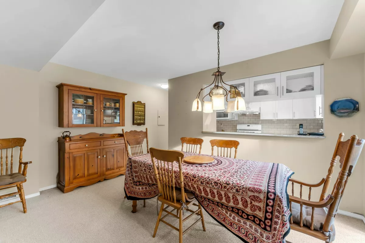 Walk-In Closet Photo of 8 4890 48 Avenue, Delta, BC