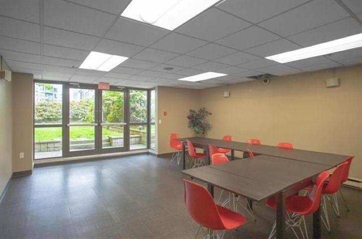 Breakfast Nook Photo of 405 789 Drake Street, Vancouver, BC