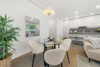 Breakfast Nook Photo of 1 638 E 46th Avenue, Vancouver, BC