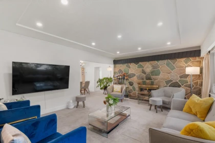 869 Clements Avenue, North Vancouver, BC