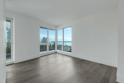 Mudroom Photo of 1401 1501 Foster Street, White Rock, BC