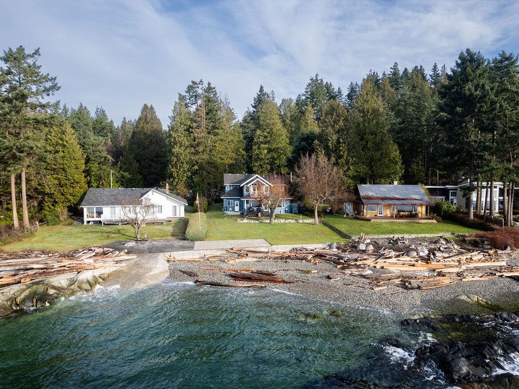 Exterior Front Photo of 1537 Mccullough Road, Sechelt, BC