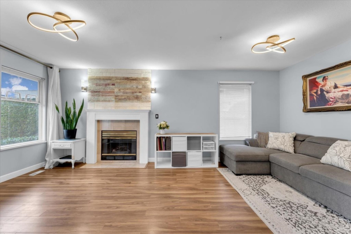 Family Room Photo of 3 6675 No. 2 Road, Richmond, BC